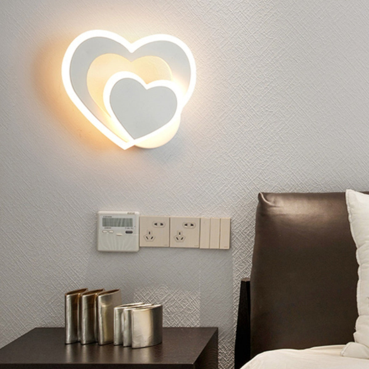 LED heart-shaped Nordic style bedside wall lamp with warm and white light options
