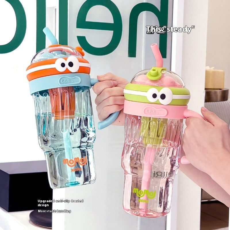 Minimalist large capacity water cup straw with ice compartment and spill-proof design