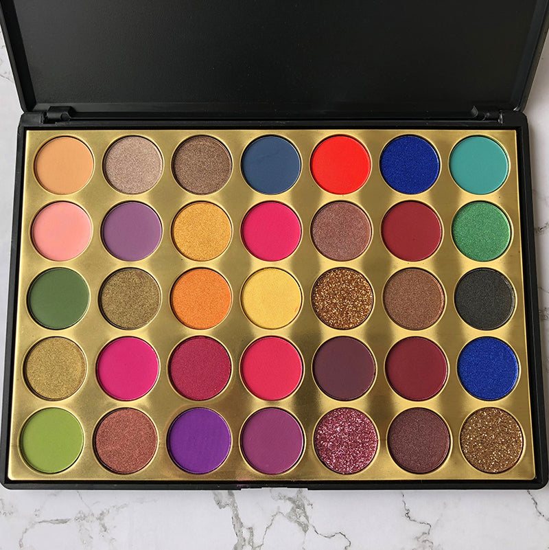 Glitter powder glitter eyeshadow palette with shimmering shades for dazzling eye makeup looks