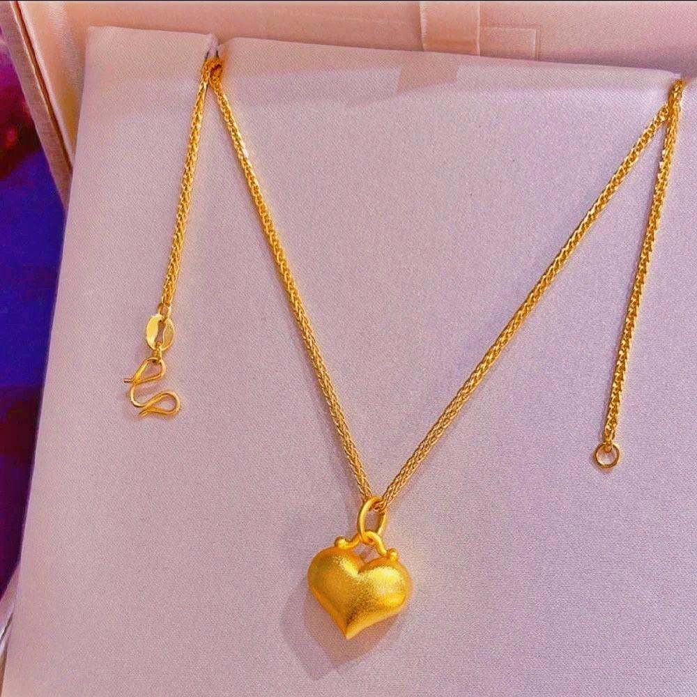Sweet romantic heart pendant necklace in gold plated brass